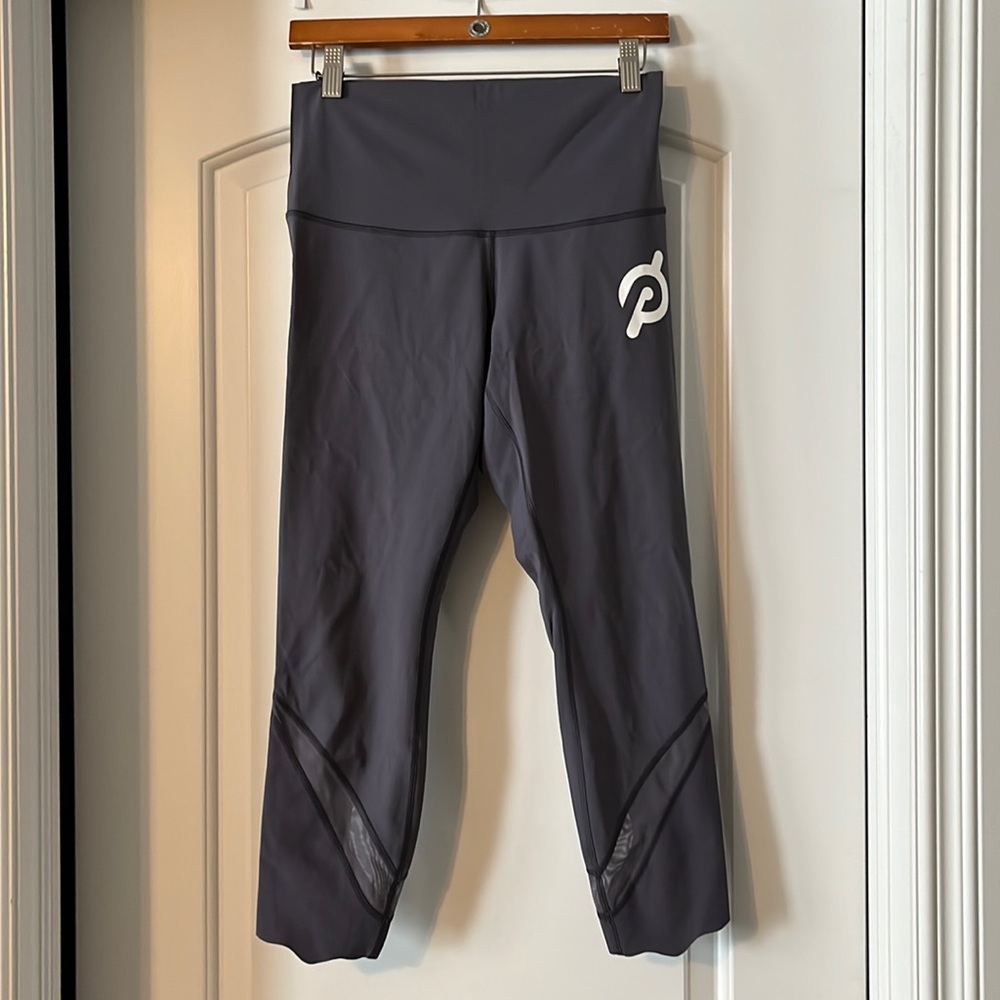 Lululemon x Peloton scallop hem legging. Side 8. Grey